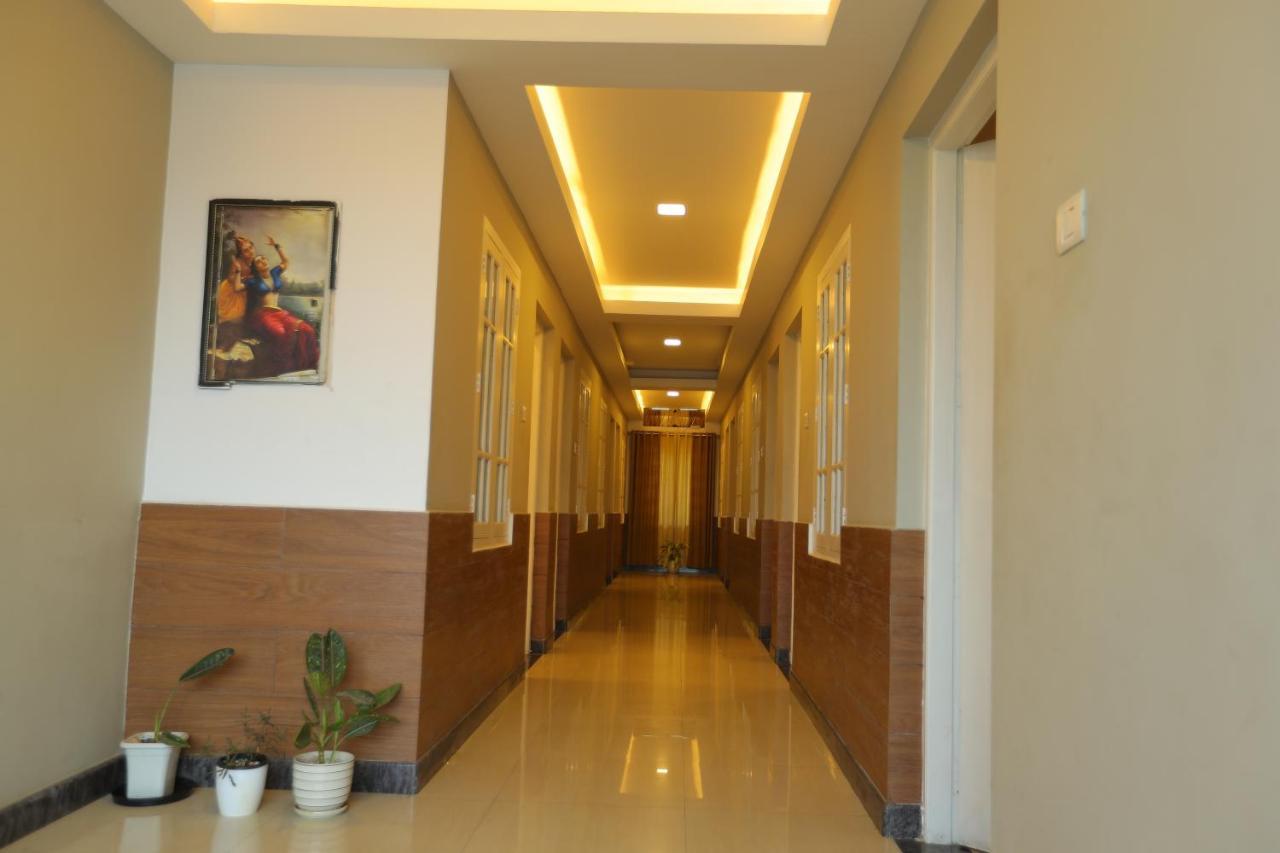 Sapphire Inn نيدومباسيري المظهر الخارجي الصورة